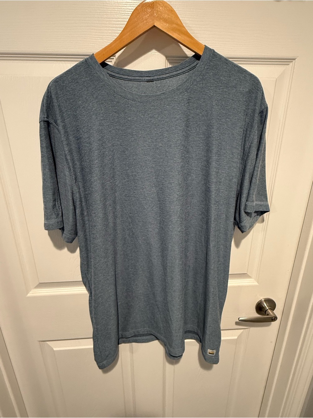 Vuori Short Sleeve Crew Tee in Heather Slate Blue